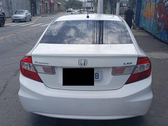 HONDA CIVIC 1.8 LXS 16V FLEX 4P AUTOMÁTICO HONDA CIVIC 1.8 LXS 16V FLEX 4P AUTOMÁTICO